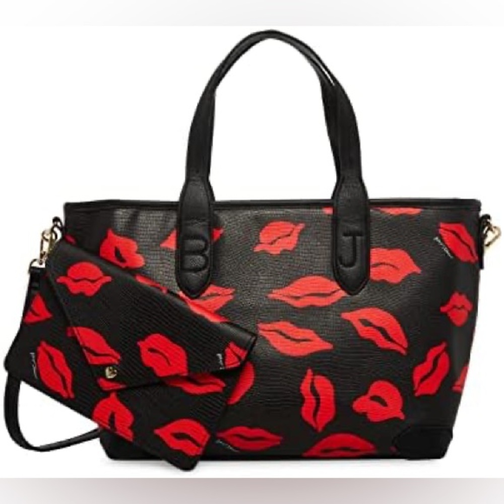 Betsey Johnson Black Tote & wristlet set  with Red Lip Print - Picture 4 of 15